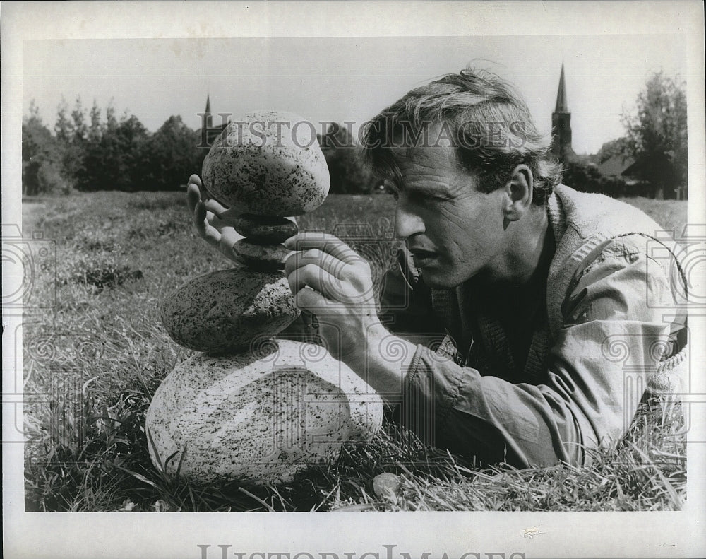 1990 Press Photo Johan Leysen Stars In &quot;Egg&quot;- Historic Images