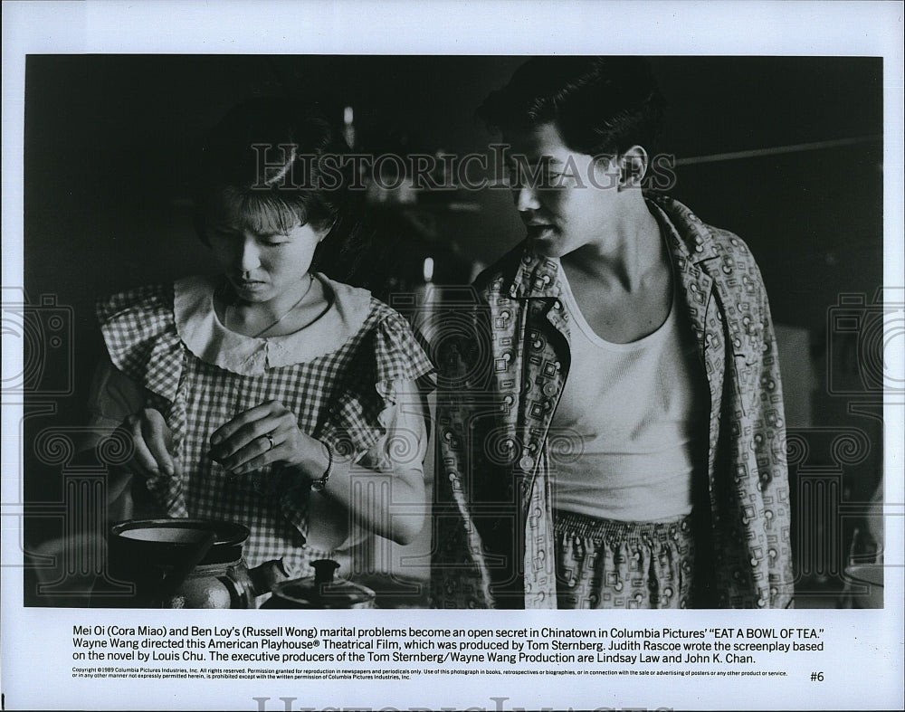 1989 Press Photo Eat A Bowl of Tea Russell Wong, Cora Miao- Historic Images