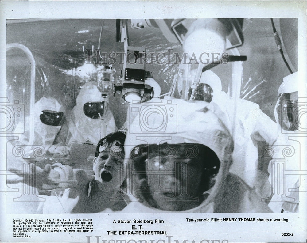 1982 Press Photo &quot;E.T. the Extra-Terrestrial&quot; starring Henry Thomas- Historic Images