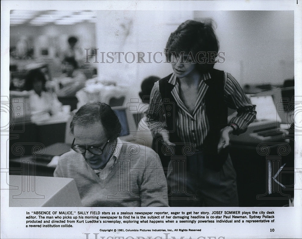 1981 Press Photo Absence of Malice Sally Field Josef Somner- Historic Images