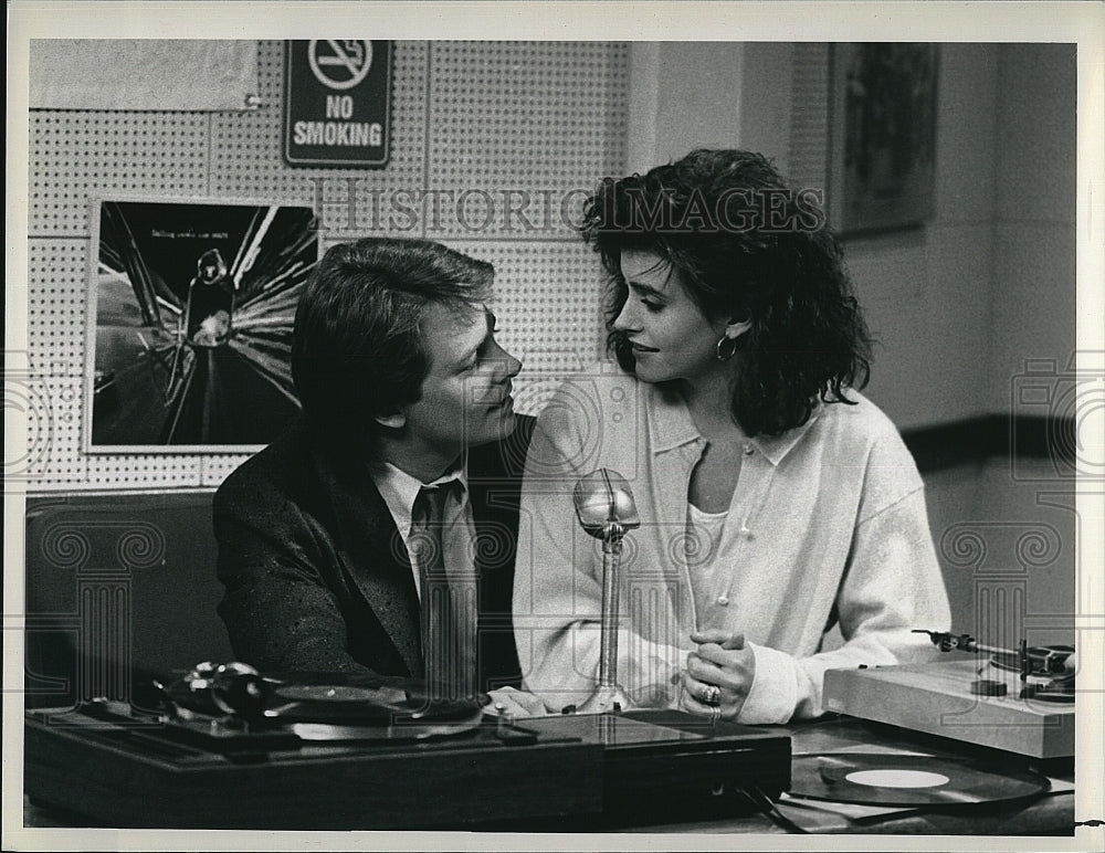 1988 Press Photo Courteney Cox, Actor, Voice Actor Michael J. Fox, Family Ties- Historic Images