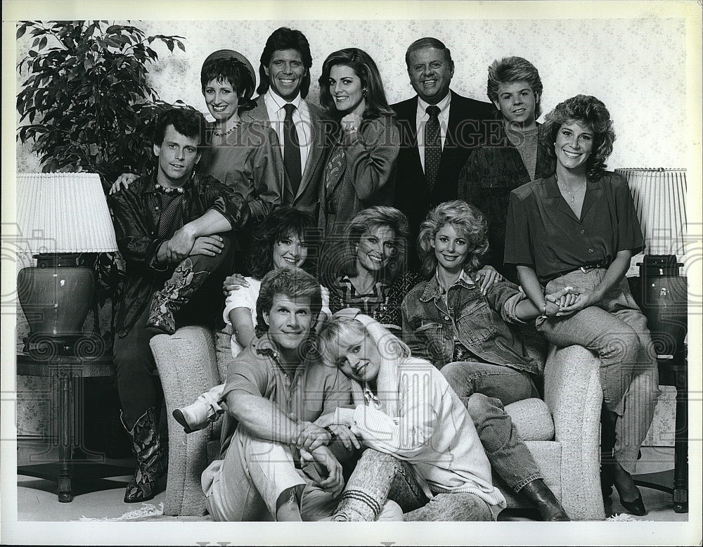 1987 Press Photo Cast of &quot;Eight is Enough&quot;, B. Clarke, S. Richardson, W. Aames- Historic Images