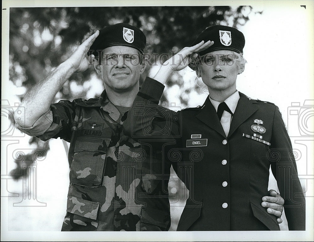 1983 Press Photo Cliff Potts, Actor, Model Shelley Smith In For Love And Honor- Historic Images