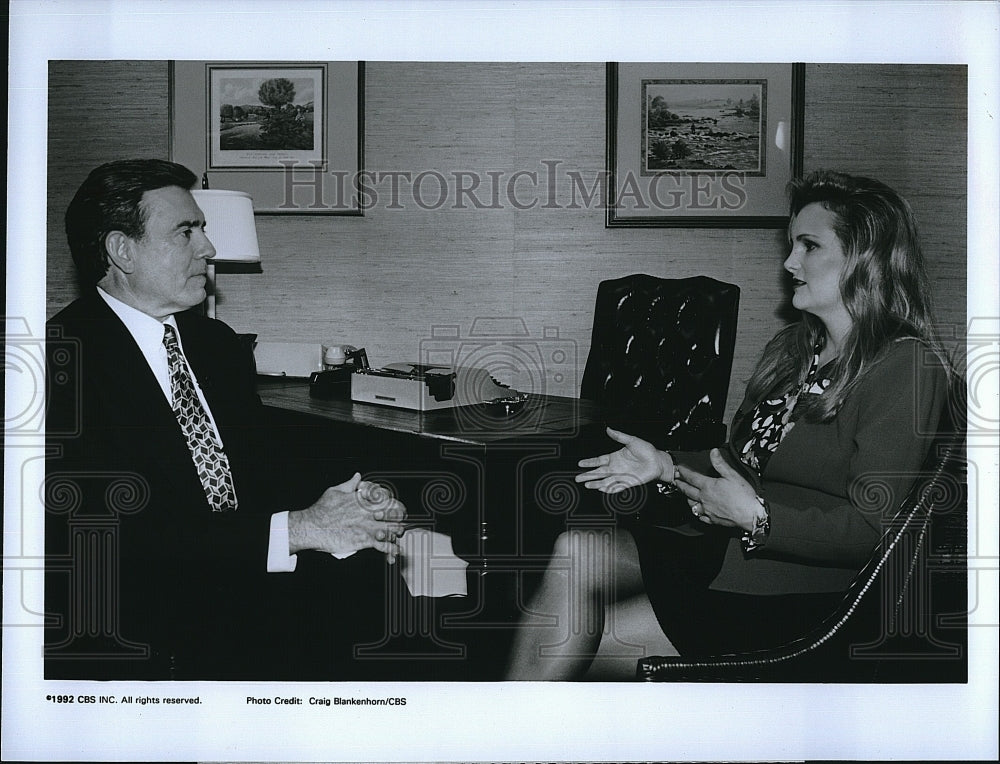 1992 Press Photo News Anchor Dan Rather, Heiress, SLA Kidnap Victim Patty Hearst- Historic Images