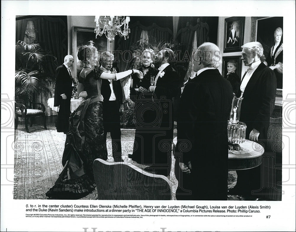 1993 Press Photo Michelle Pfeiffer, Michael Gough, Kevin Sanders, Alexis Smith- Historic Images