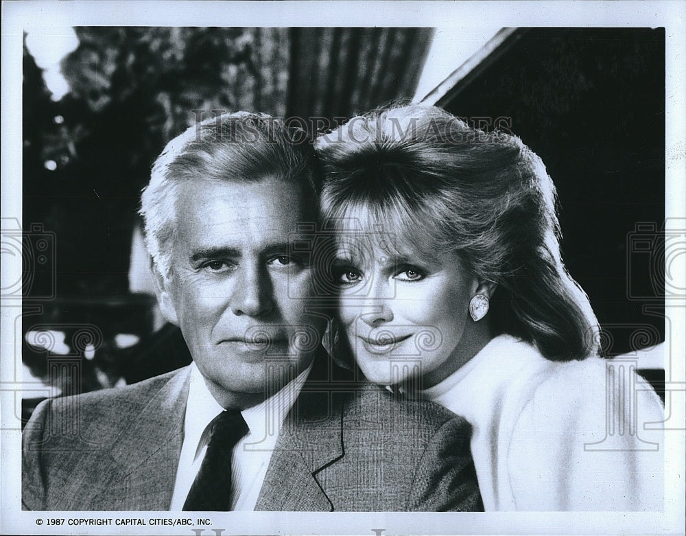 1987 Press Photo Actor John Forsythe, Linda Evans In Dynasty- Historic Images