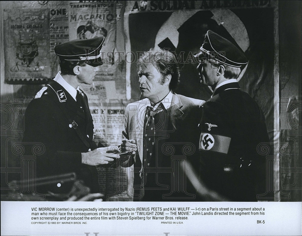 1983 Press Photo Vic Morrow and Remus Peets in Twilight Zone - The Movie- Historic Images