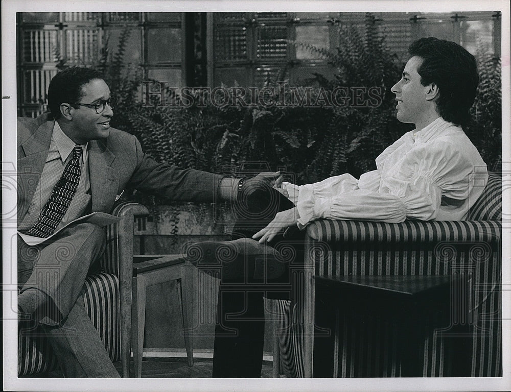 1993 Press Photo Jerry Seinfeld & Bryant Gumbel Star In "Seinfeld"