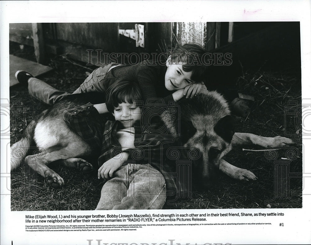 1992 Press Photo  &quot;Radio Flyer&quot; Elijah Wood,Joseph Mazzello,- Historic Images