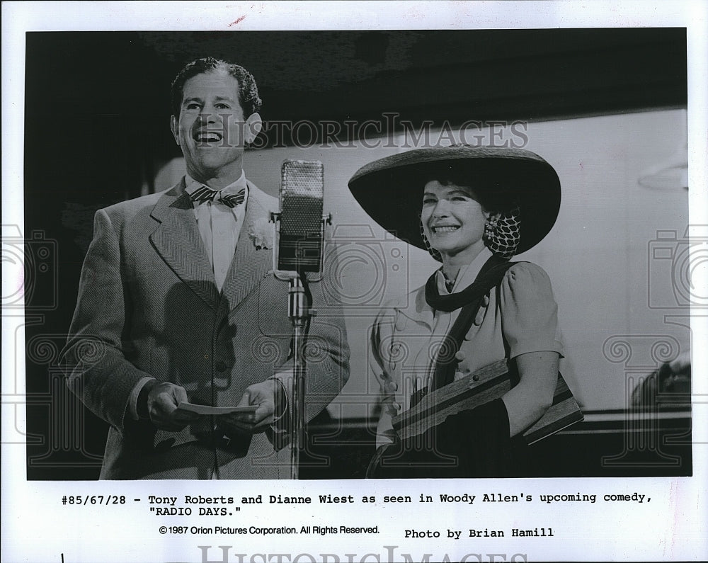 1987 Press Photo Radio Days&quot; Tony Roberts &amp; Dianne West- Historic Images