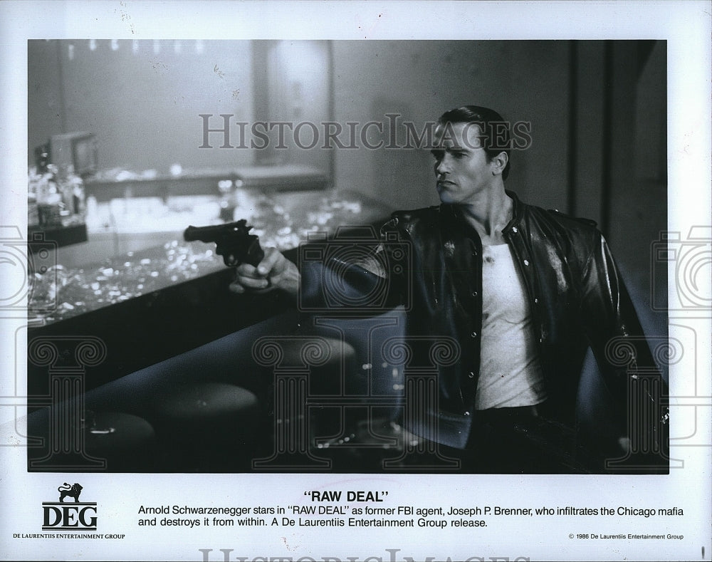 1986 Press Photo Arnold Schwarzenegger Actor Raw Deal Action Movie Film- Historic Images