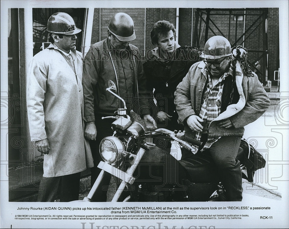 1984 Press Photo Reckless Film Aidan Quinn Kenneth McMillan Pickup Mill Scene- Historic Images