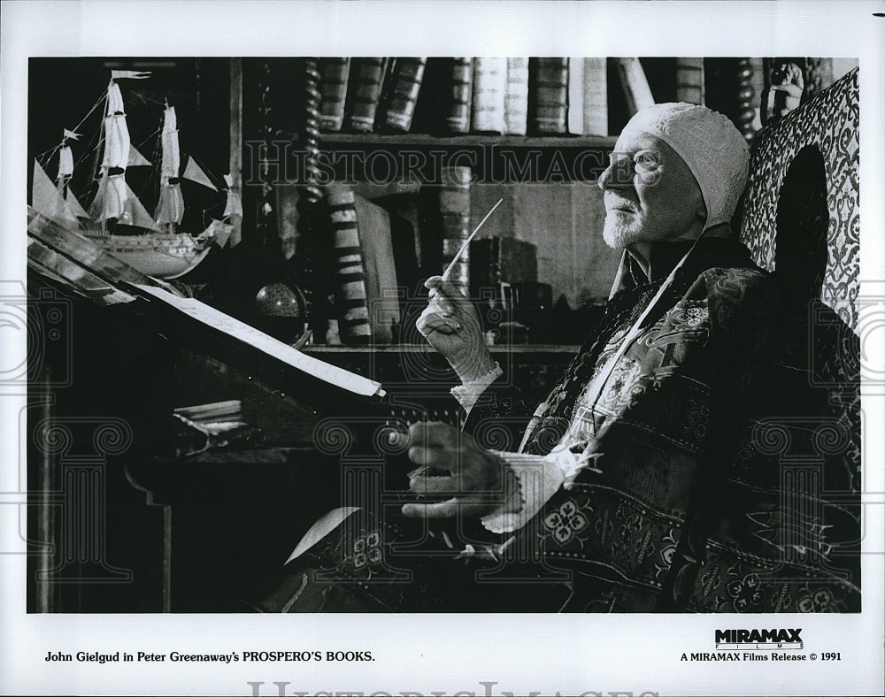 1991 Press Photo John Gielgud in &quot;Prospero&#39;s Books&quot;- Historic Images