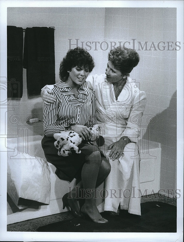 1982 Press Photo Erin Moran Actress Marion Ross Happy Days Sitcom TV Show- Historic Images