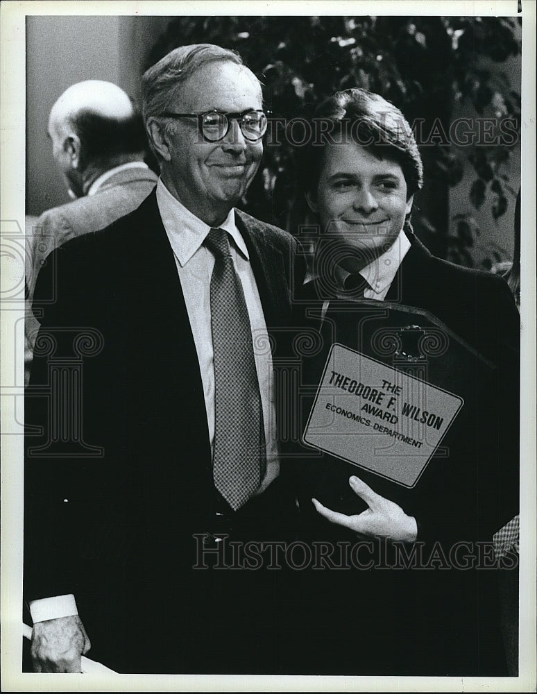 1987 Press Photo Michael J Fox Actor Mason Adams Guest Star Family Ties TV Show- Historic Images