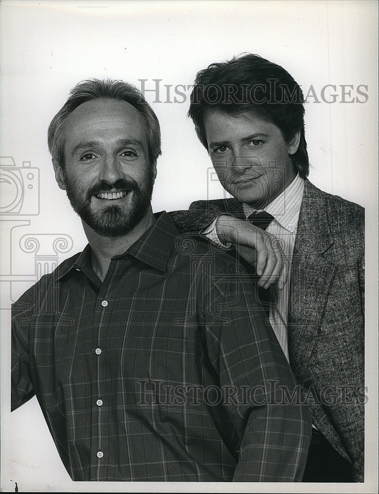 1987 Press Photo Actor Michael J Fox &amp; Michael Gross in &quot;Family Ties&quot;- Historic Images