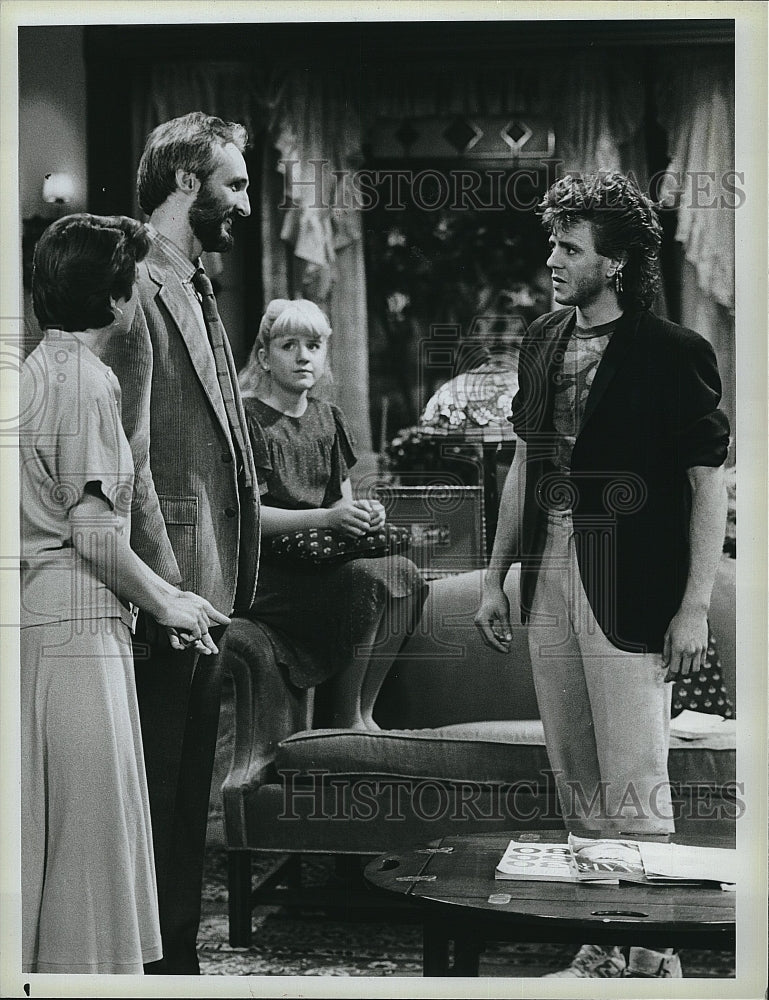 1986 Press Photo Michael Gross and Tina Yothers in Family Ties- Historic Images