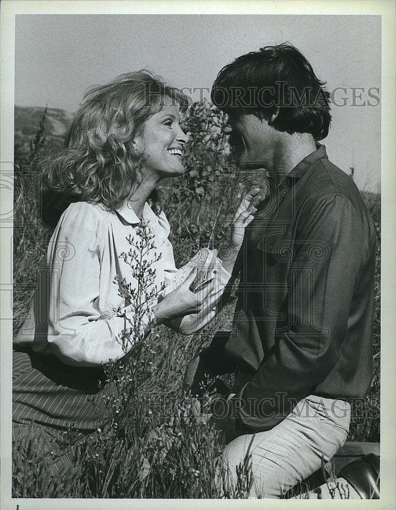 1981 Press Photo Actress Andra Akers &amp; John Beck in &quot;Flamingo Road&quot;- Historic Images