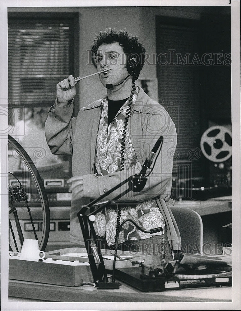 1990 Press Photo &quot;FM&quot; starring John Kassir as Don Tupsouni- Historic Images