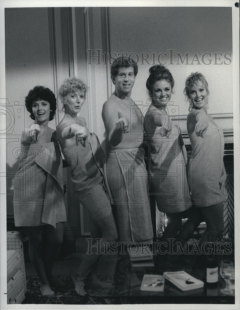 1981 Press Photo &quot;The Four Seasons&quot; Joanna Kerns, Marcia Rodd,Babcock, Roberts- Historic Images