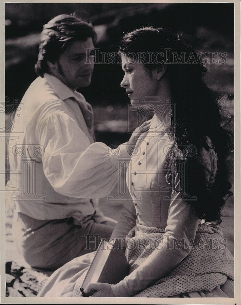 1994 Press Photo Zeta Jones &amp; Stevenson Star In &quot;Return Of The Native&quot;- Historic Images