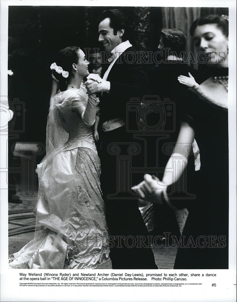 1993 Press Photo Winona Ryder Daniel Day-Lewis The Age of Innocence - Historic Images