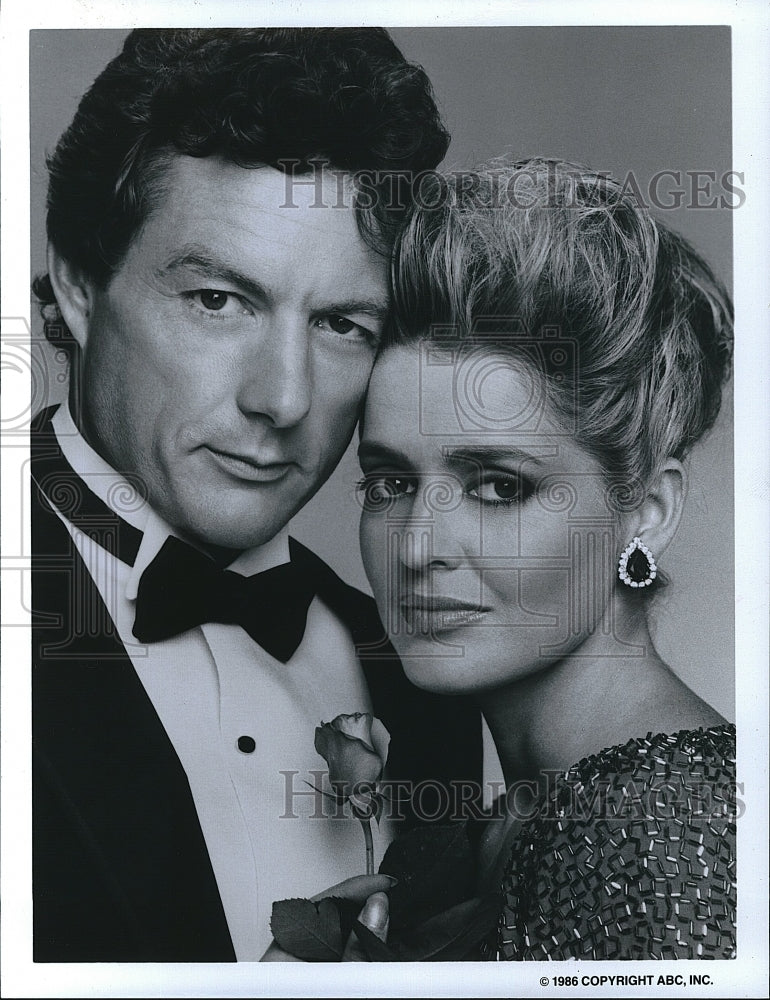 1986 Press Photo Wayne Northrop and Karen Cellini in &quot;Dynasty&quot;- Historic Images