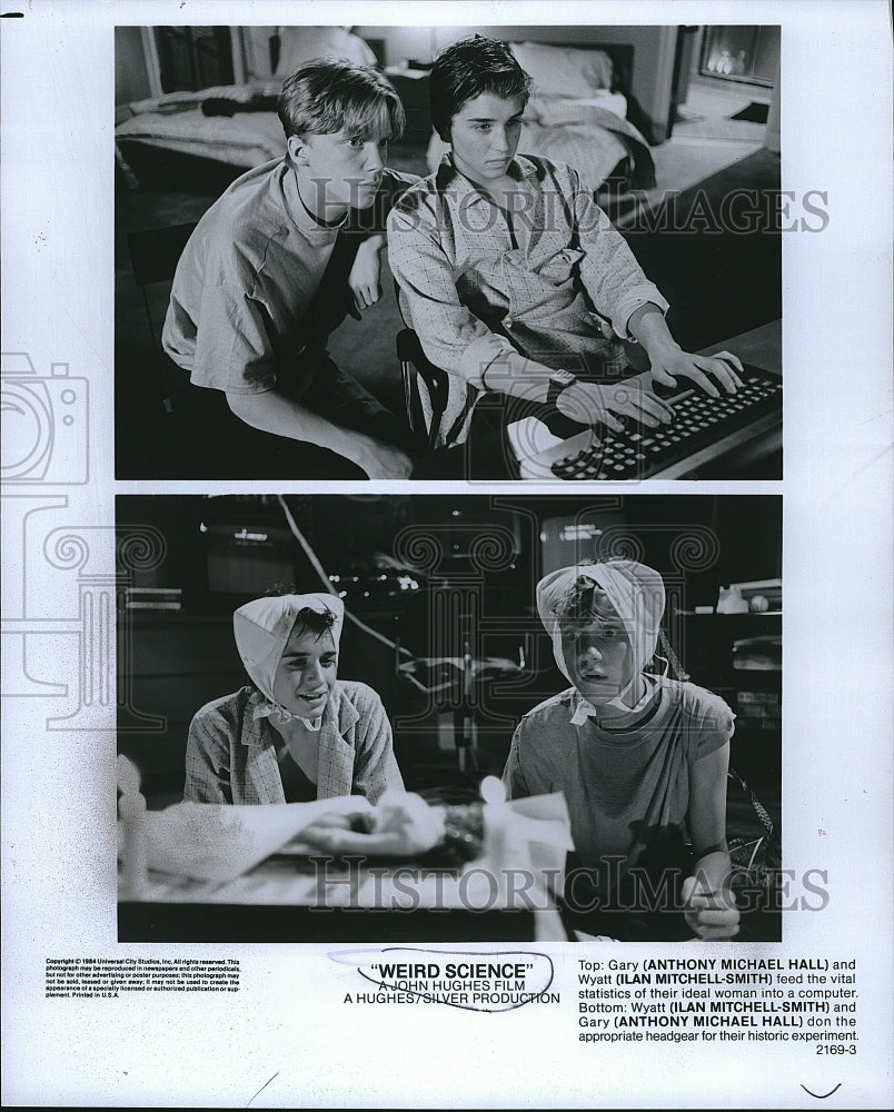 1984 Press Photo Anthony Michael Hall and Ilan Mitchell-Smith in &quot;Weird Science&quot;- Historic Images