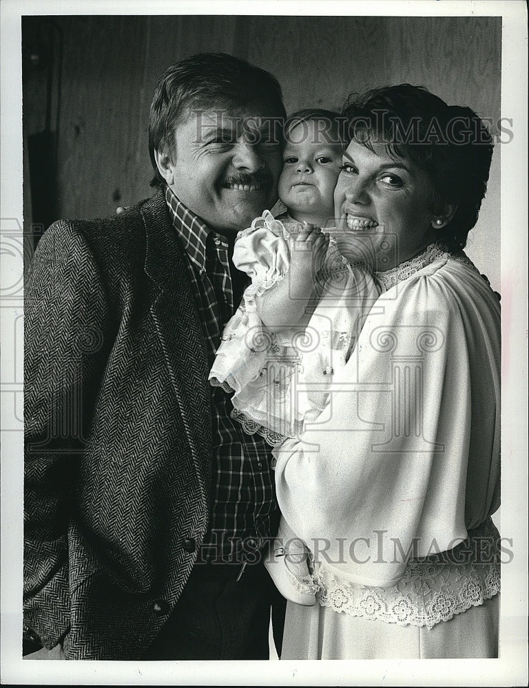 1988 Press Photo Actress Tyne Daly &amp; John Karlen in &quot;Cagney &amp; Lacey&quot;- Historic Images