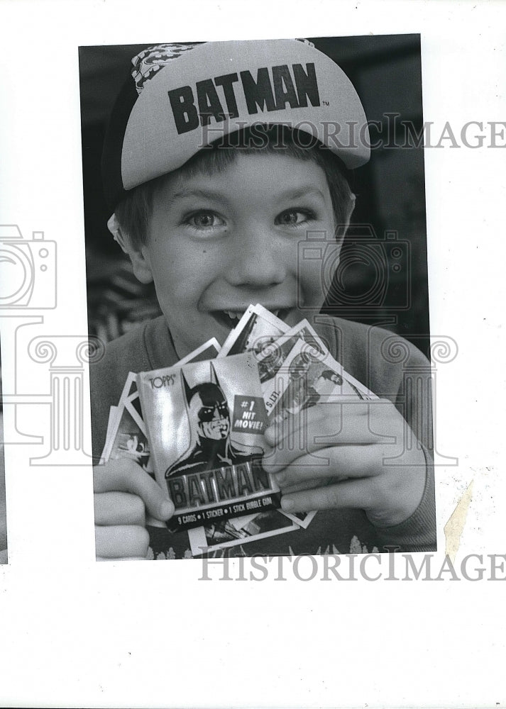 1989 Press Photo Frank Debros in hus &quot;Batman &quot; cap- Historic Images