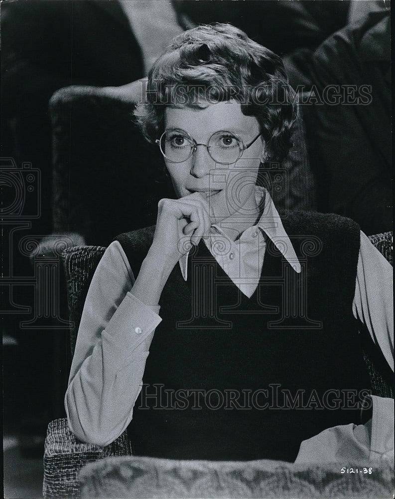 1982 Press Photo Mia Farrow Stars In &quot;The Public Eye&quot;- Historic Images