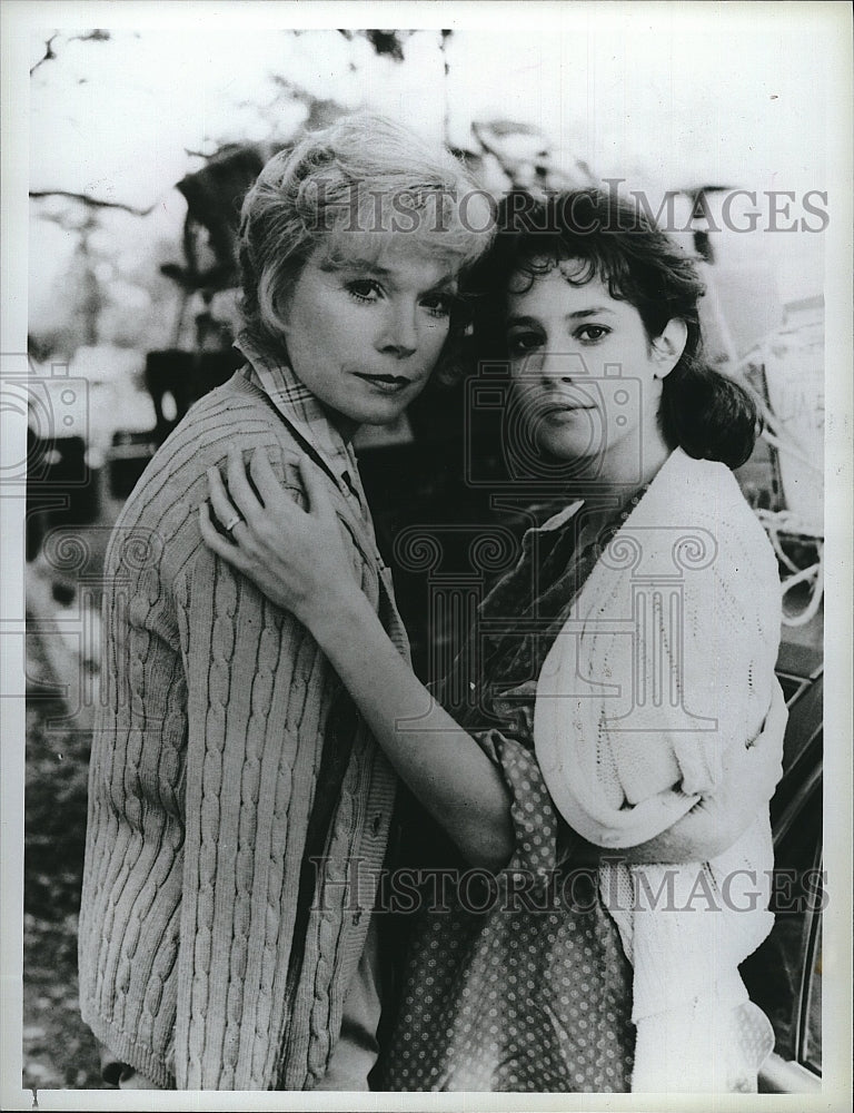 1983 Press Photo Debra Winger, Shirley MacLaine &quot;Terms of Endearment&quot;- Historic Images