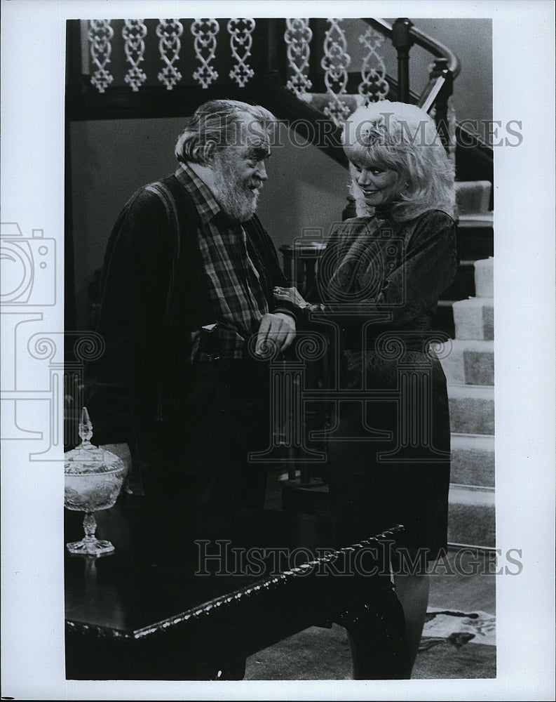 1986 Press Photo Jack Elam &amp; Loni Anderson Actors Easy Street- Historic Images