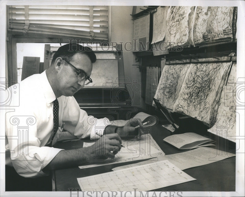 1960 Press Photo Weather Bureau Detroit