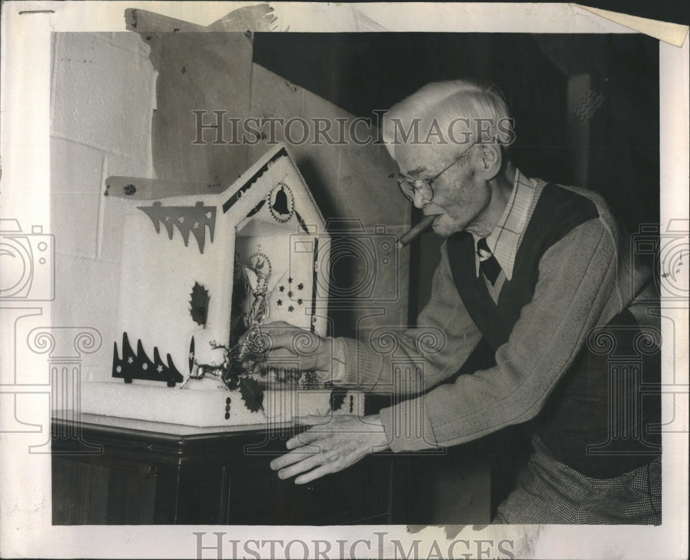 1954 Press Photo Elderly - RRR43233- Historic Images