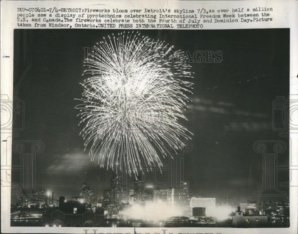 1960 Press Photo Fireworks Canada Million International - RRR44019