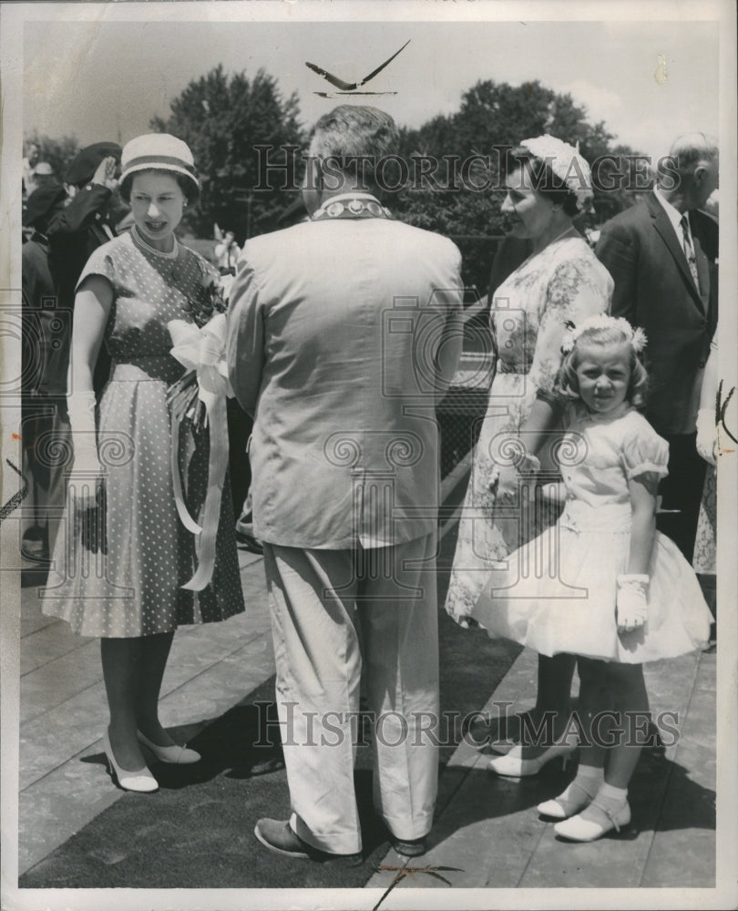 1959 Press Photo Queen Elizabeth Mayor Chatham Canada- Historic Images