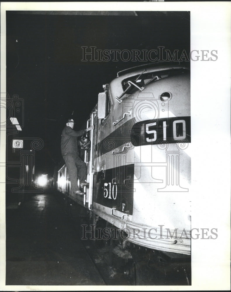 Press Photo Chicago North Western RY Station Train Work - RRR74615- Historic Images