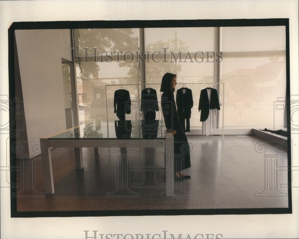 1993 Press Photo Window display of women clothing - RRR89709- Historic Images