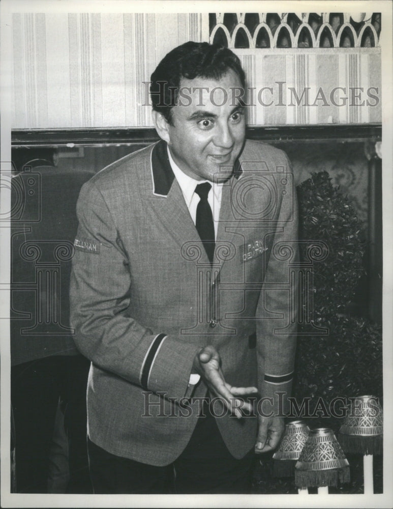 1965 Press Photo Actor Bill Dana Victim Of The Numbers- Historic Images