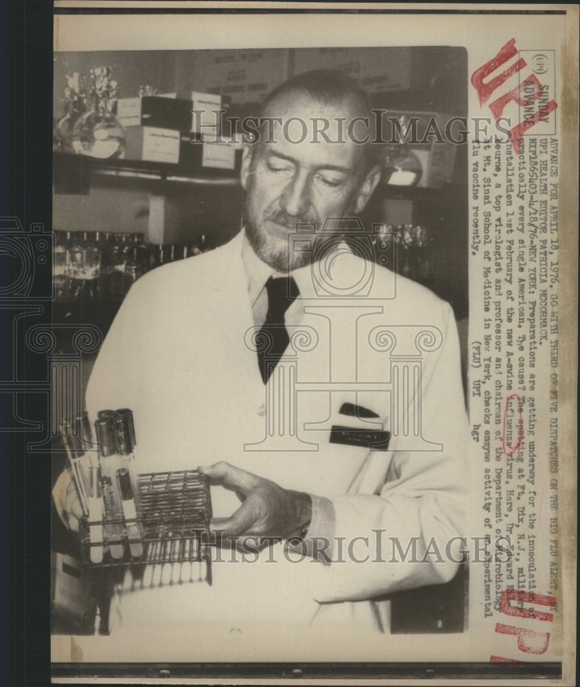 1976 Press Photo Edward Kilbourne Sinai School Medicine - RRU16193
