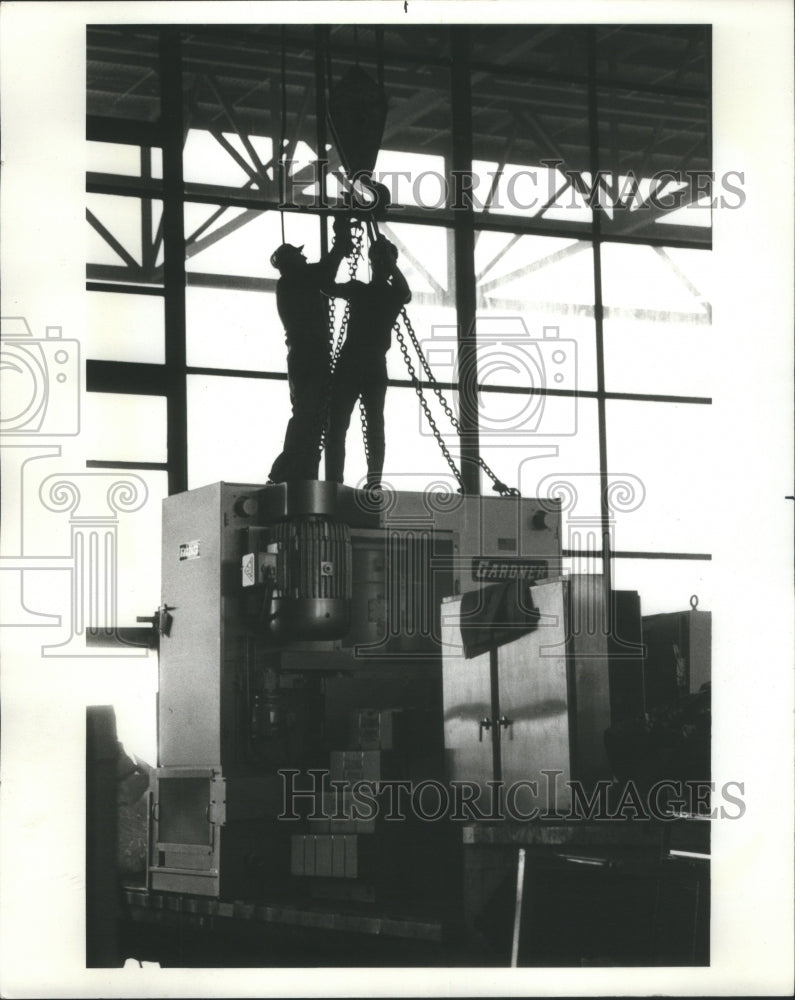 1984 Press Photo International Machine Tool Show Worker- Historic Images