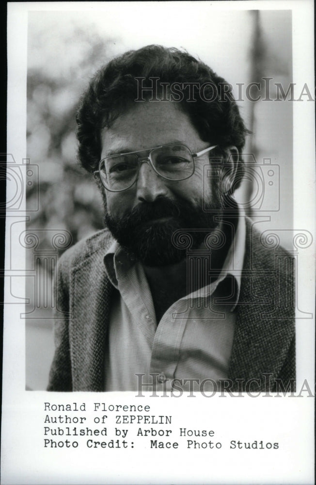 1983 Press Photo Ronald Florence Author Zeppelin - Historic Images