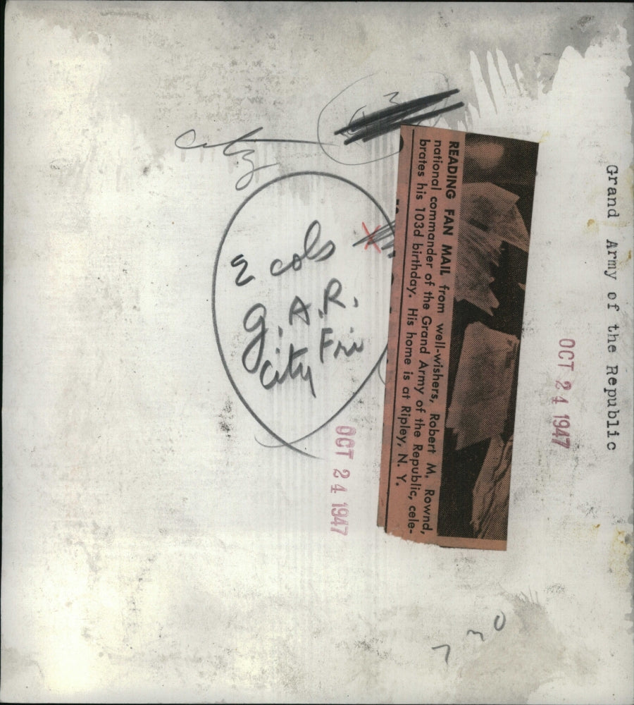 1947 Press Photo Fan Mail Well Wishers Republic Army - RRU29083