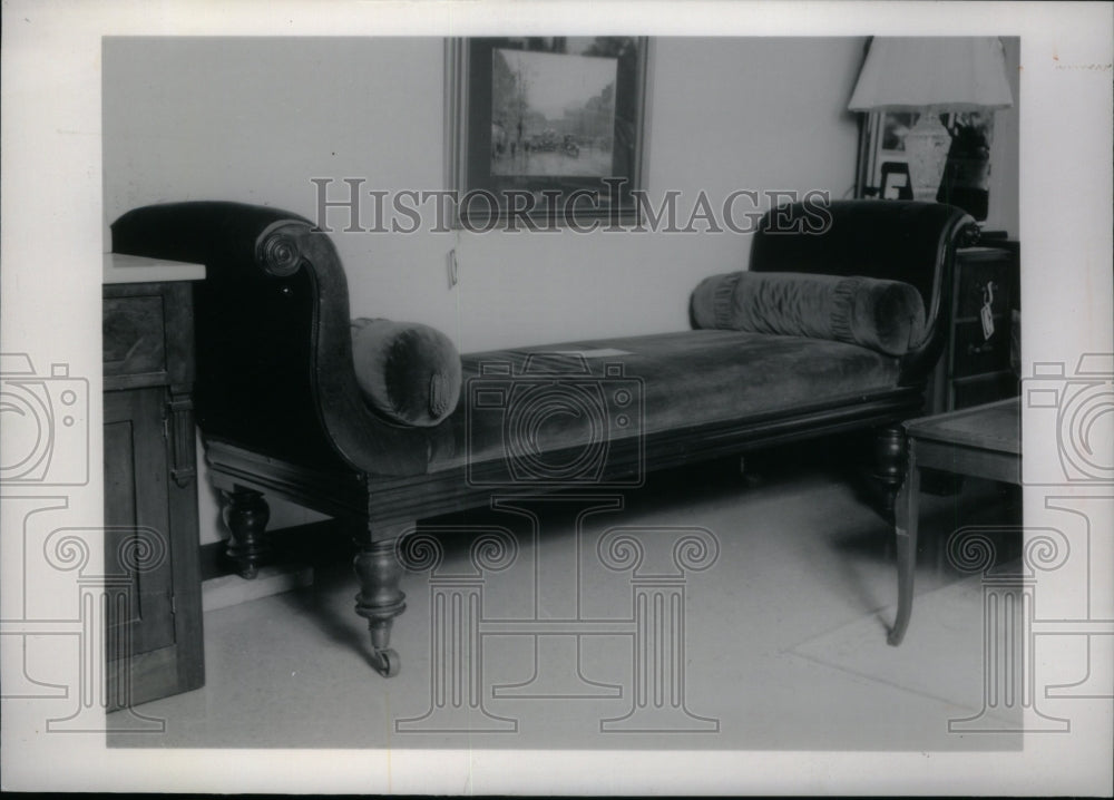 1990 Press Photo Antiques Furniture Ornate Carving- Historic Images