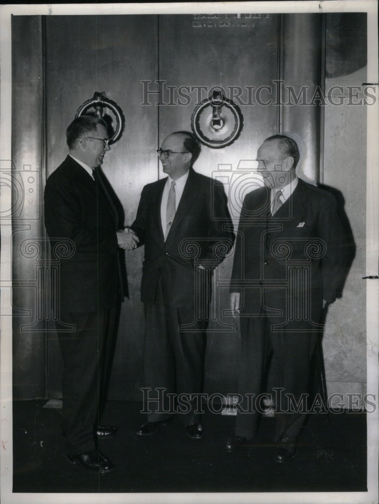 1956 Press Photo Robert McCollum chairman election Scot - RRU47061