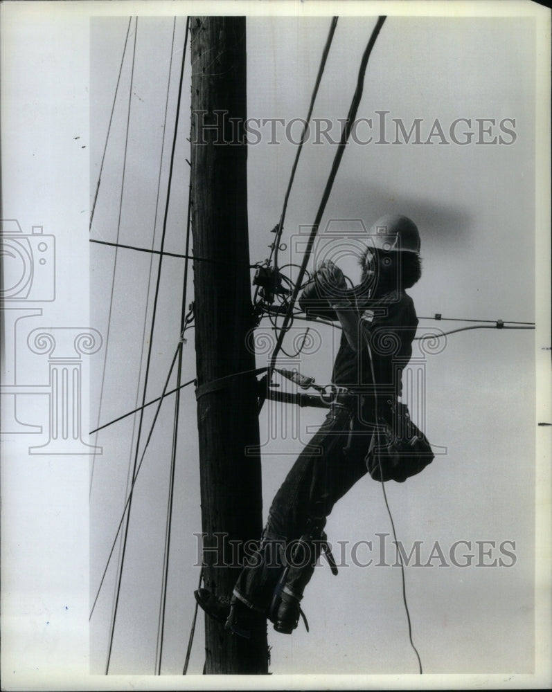 1982 Press Photo Continental Galbevision - RRU54495