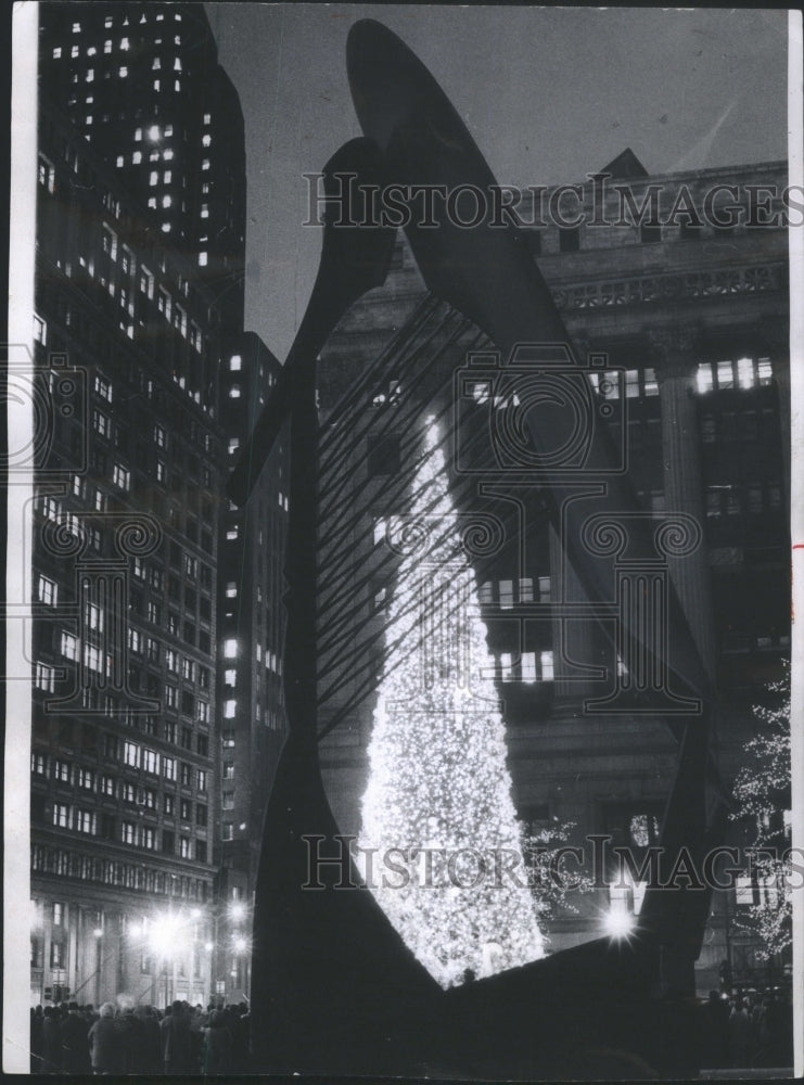 1963 Press Photo Chicago's Tree alight - RRU71179