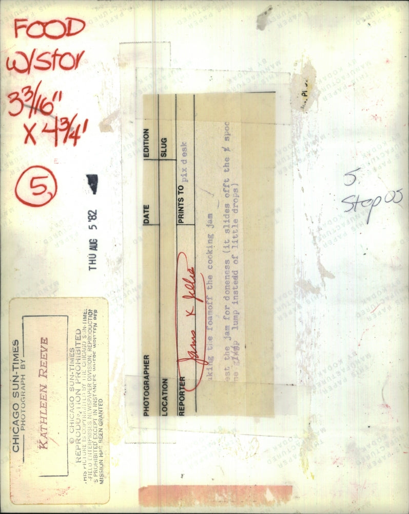 1982 Press Photo Making the Foamoff the Cooking Jam - RRU71257