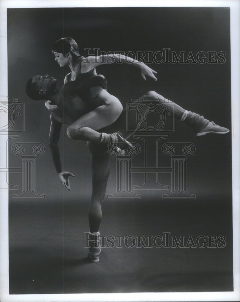 1986 Press Photo Hubbard Street Dance Company carlton - RRU78473